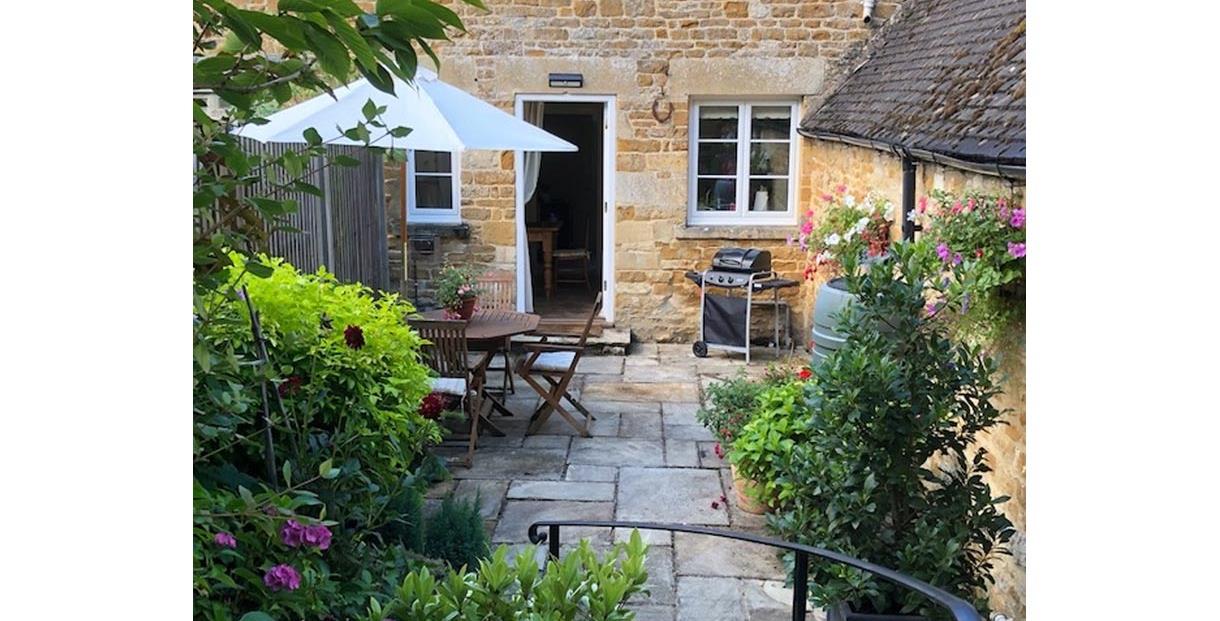 Clover Cottage Near Bourton On The Water Cotswolds