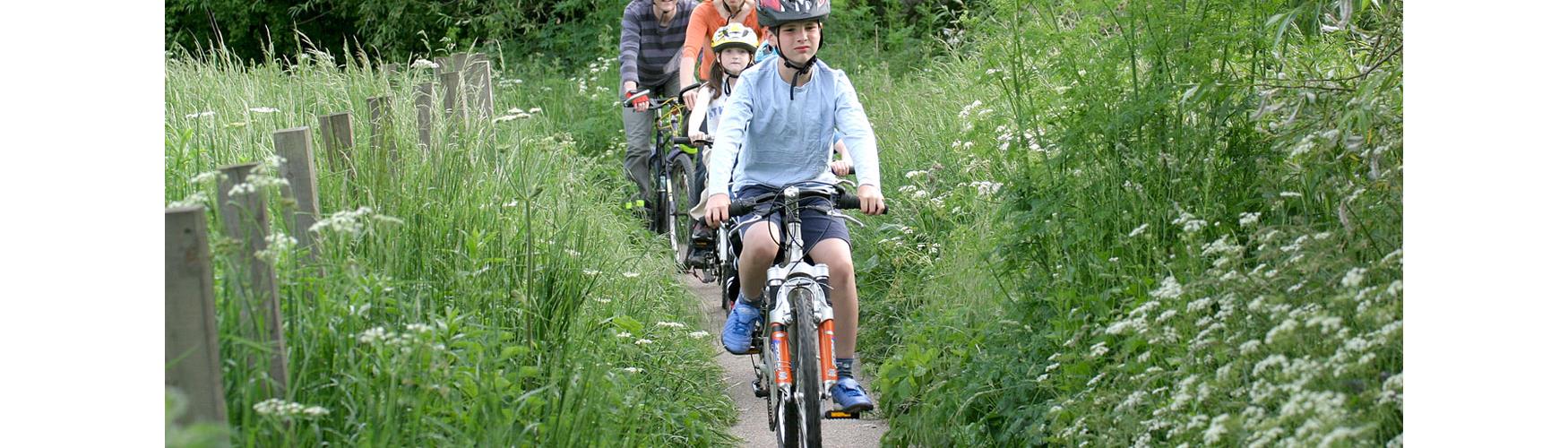 Family cycling in the Cotswolds
