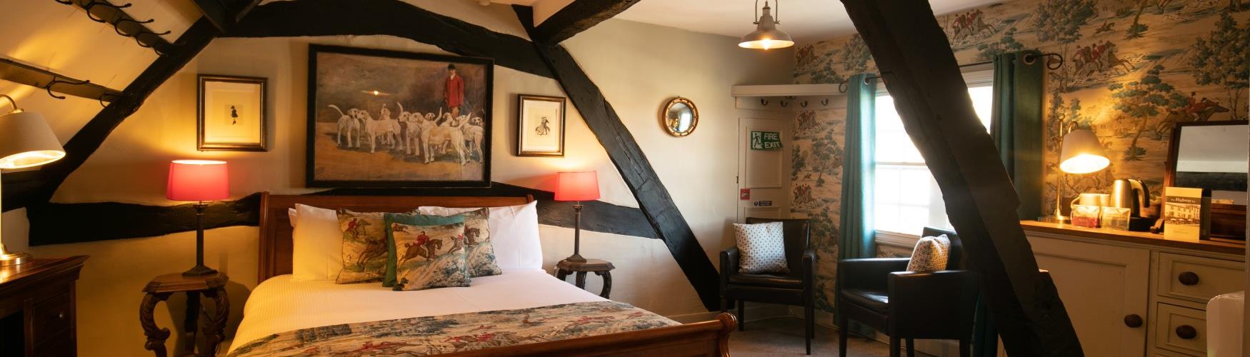 A bedroom at The Highway Inn in Burford